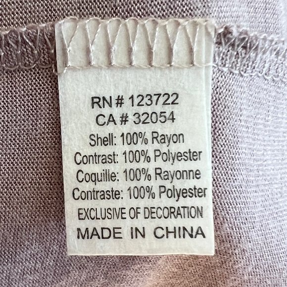 1.9 “one sept” lavender blouse with chiffon detailing - Picture 5 of 5